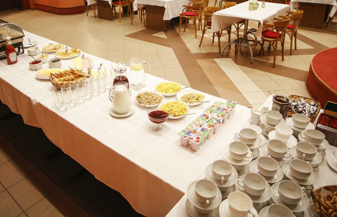 Гостиница Октябрьская Псков-27