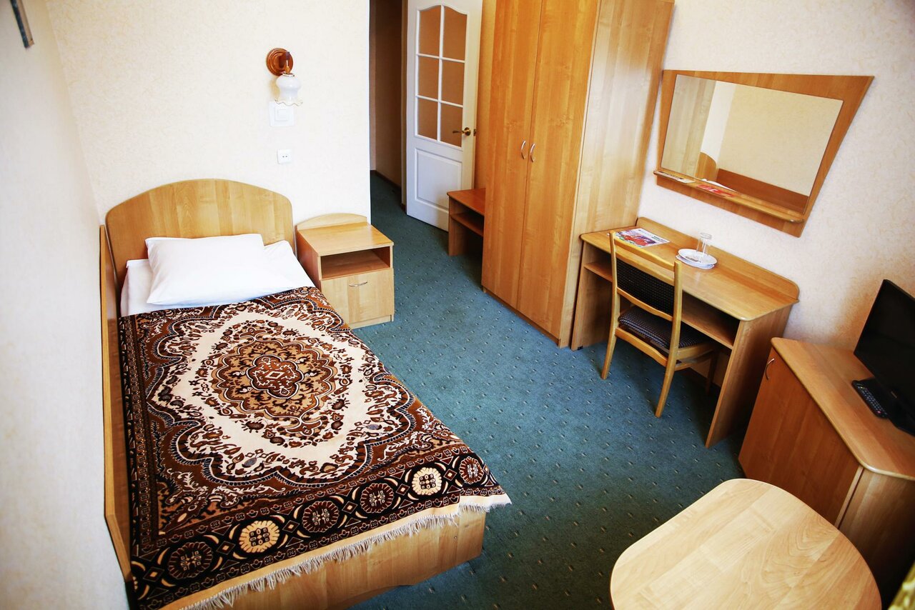 Гостиница Октябрьская Псков-59